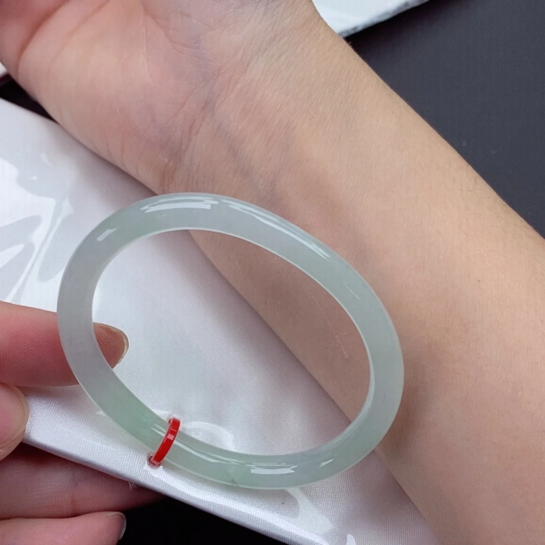 翡翠未镶嵌手镯（贵妃镯）22718