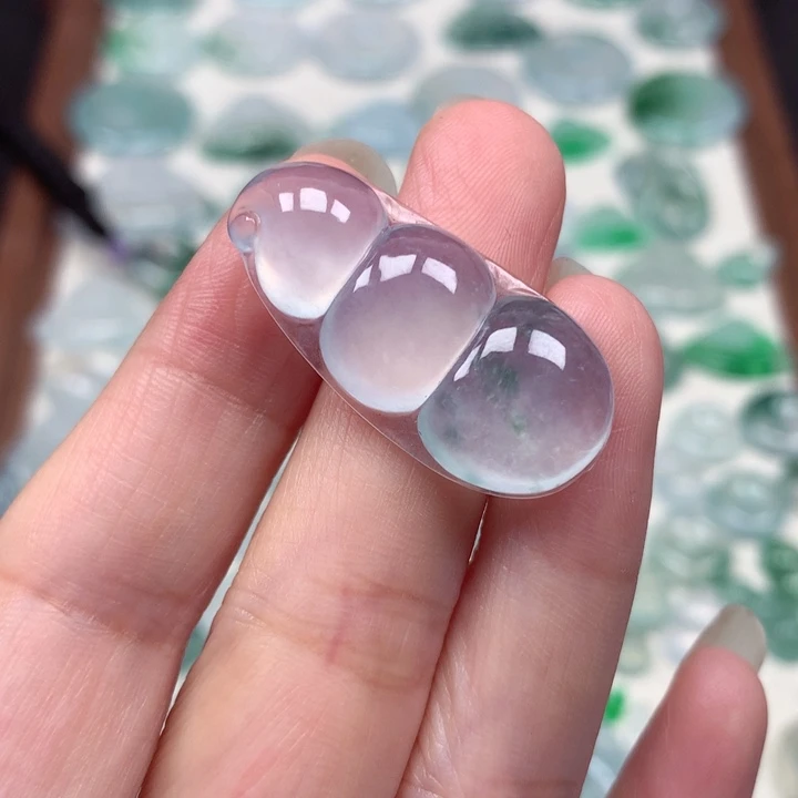 翡翠未镶嵌颈饰高冰飘花福豆