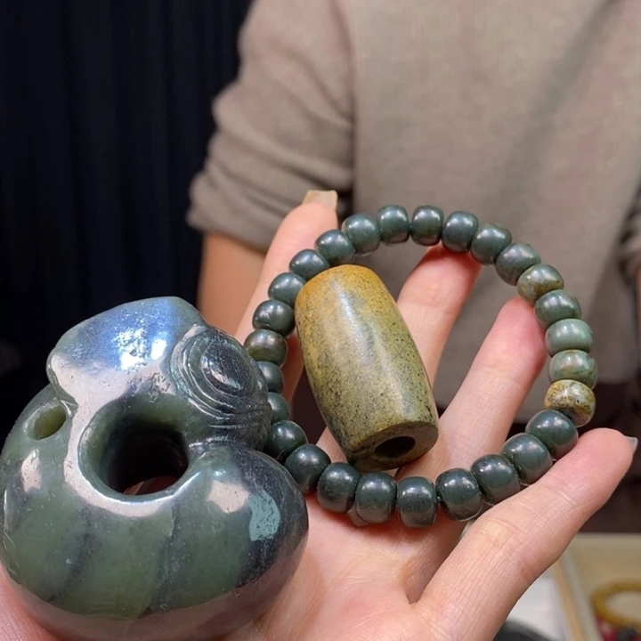 岫岩河磨玉（透闪石质玉）颈饰未镶嵌