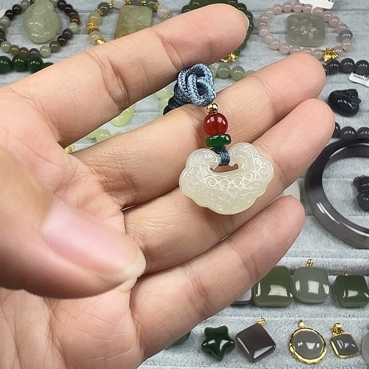 和田玉未镶嵌珠宝半成品