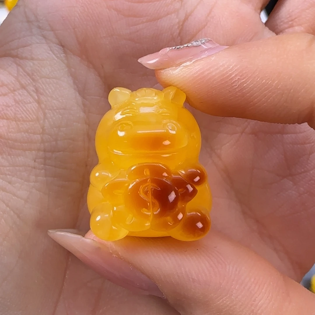 裸石琥珀未镶嵌白*琥珀