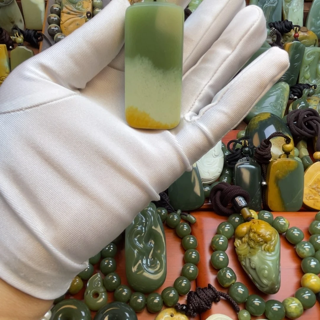 A***S岫岩河磨玉（透闪石质玉）未镶嵌颈饰