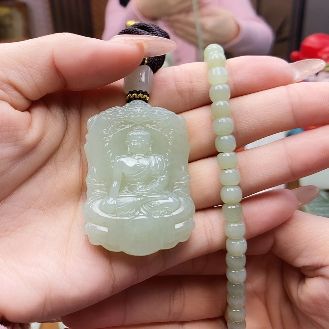 黑***火和田玉未镶嵌颈饰