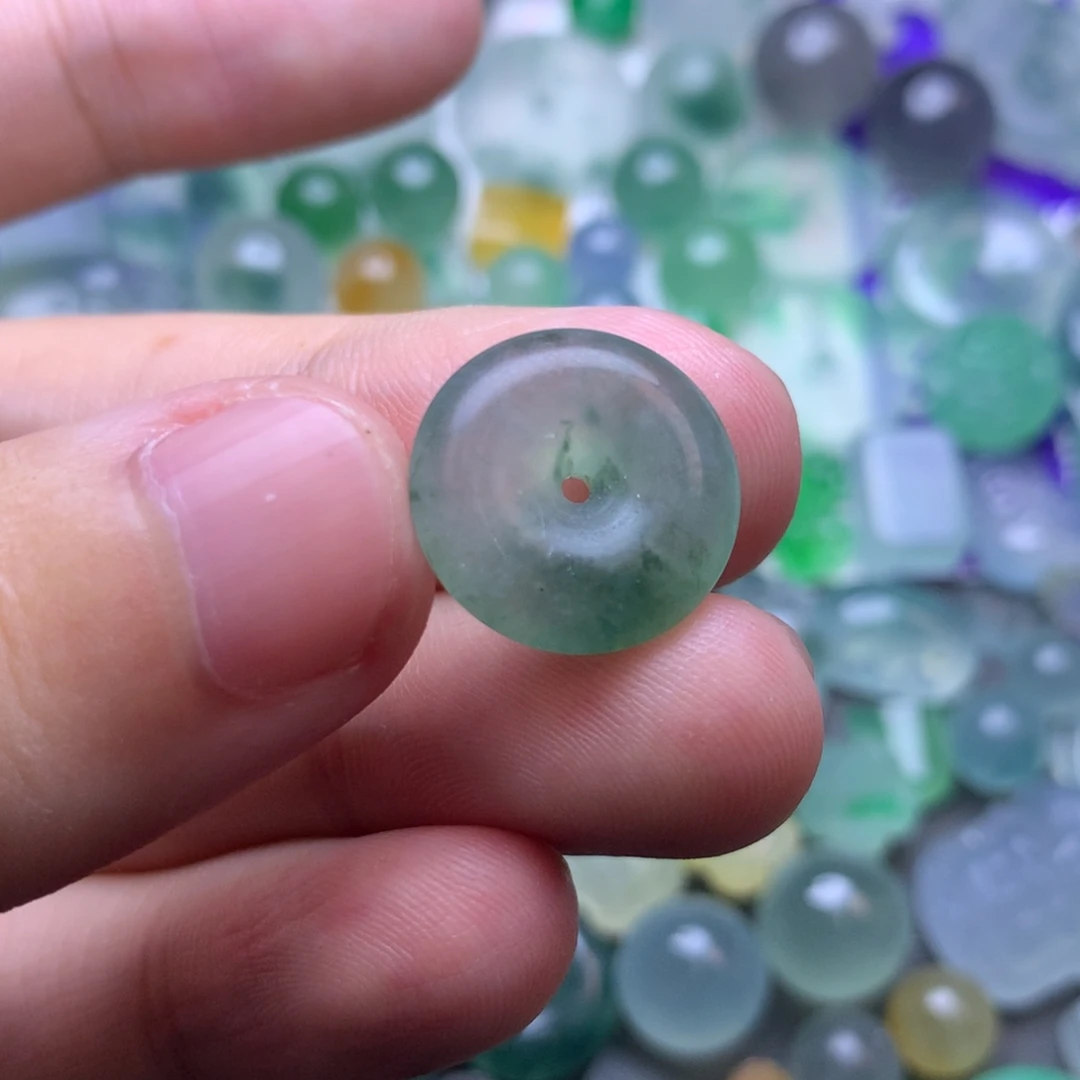 定制翡翠未镶嵌挂件