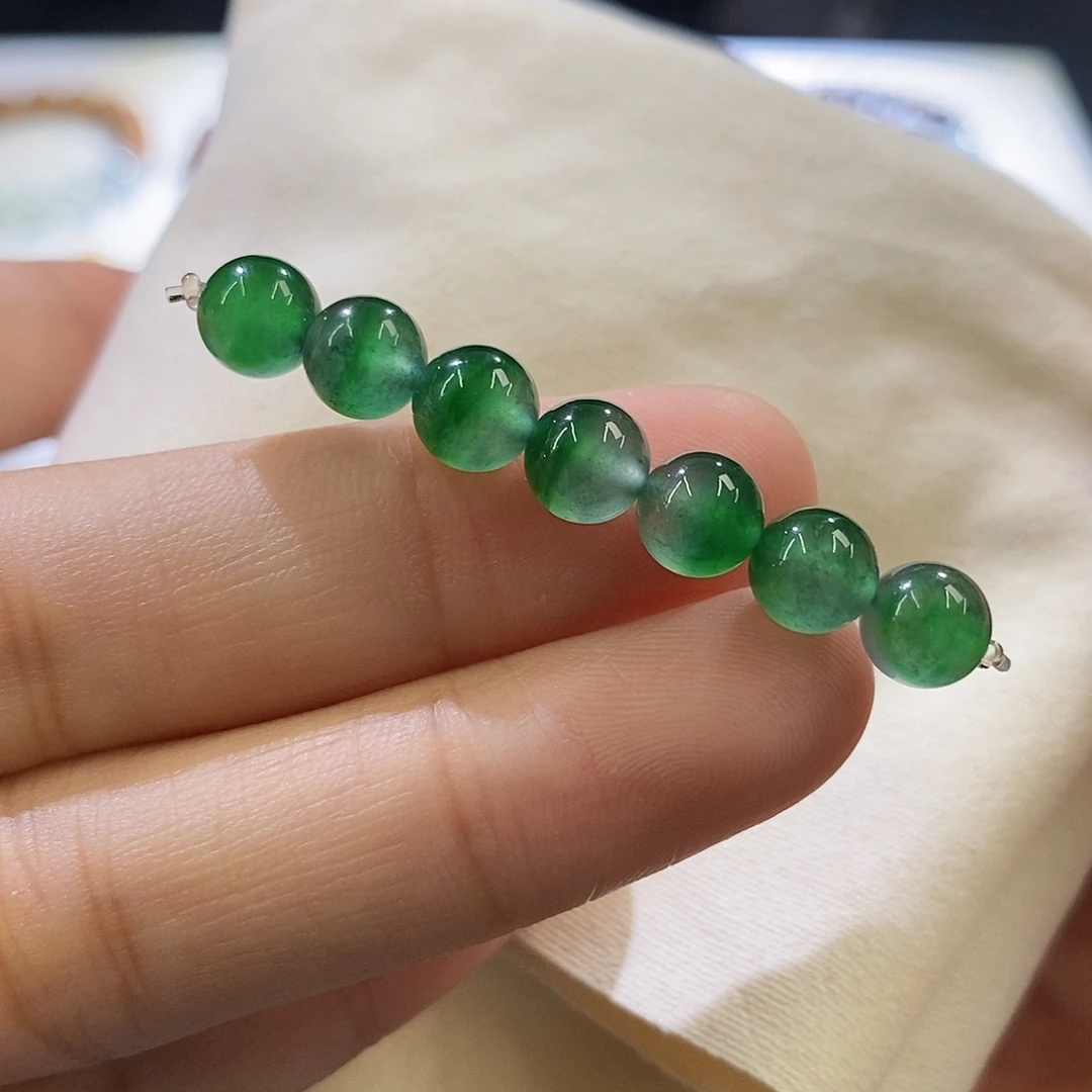 翡翠未镶嵌挂件特价一组珠珠