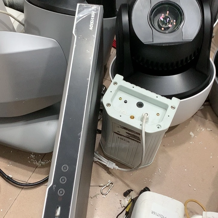 99新海康威视8路智脑录像机