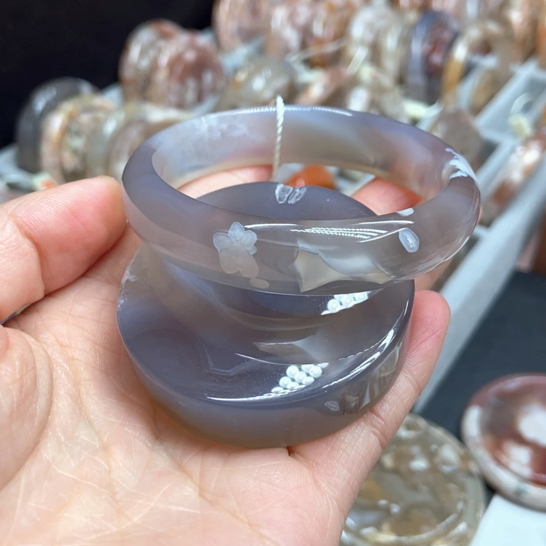 玛瑙/玉髓手镯未镶嵌芩*