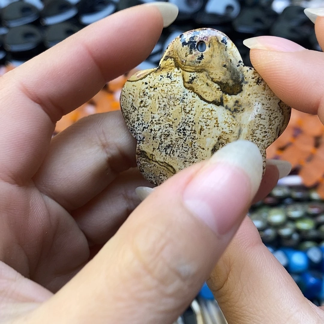 玛瑙/玉髓未镶嵌珠宝半成品图画石一个装