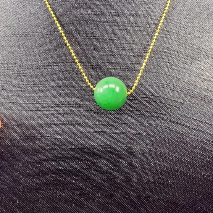 石英质玉未镶嵌颈饰