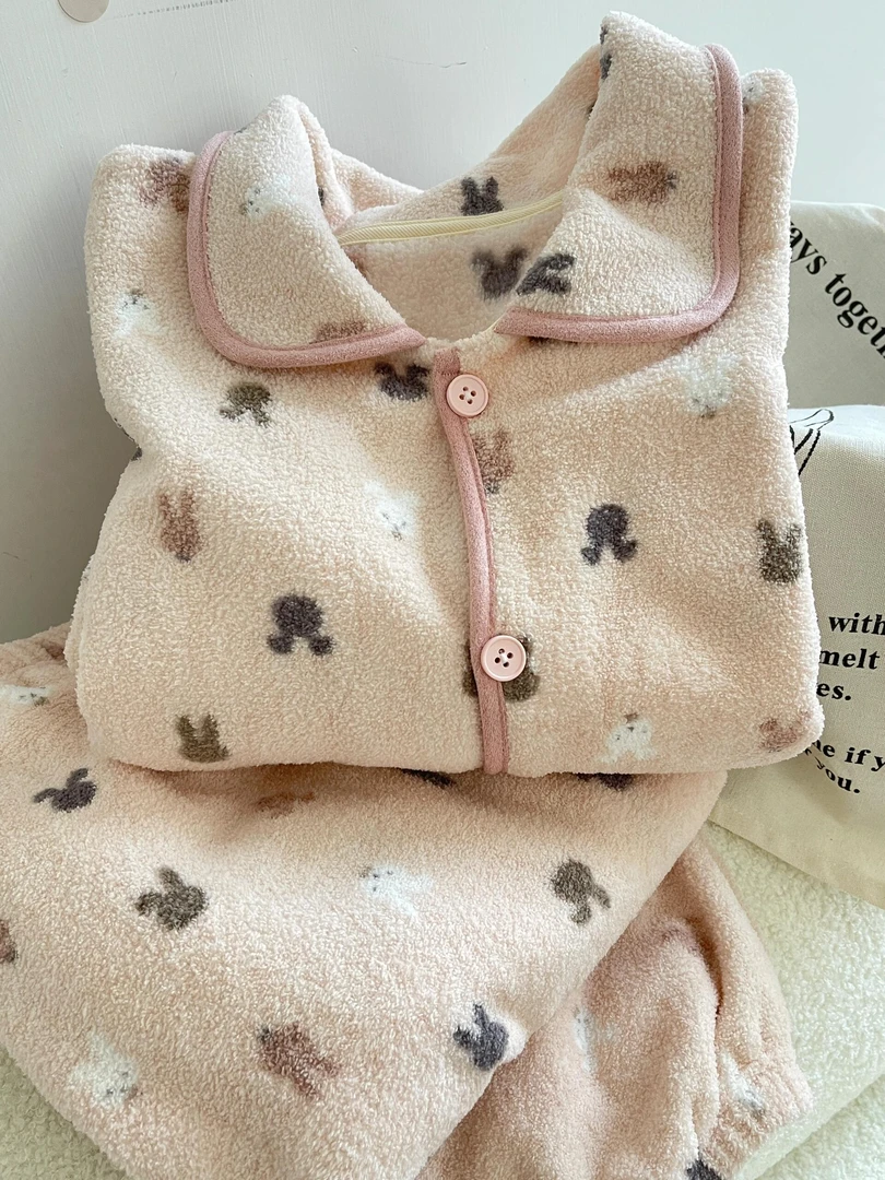 甜美小兔印花法兰绒秋冬睡衣女加厚加绒保暖长袖长裤家居服可外穿