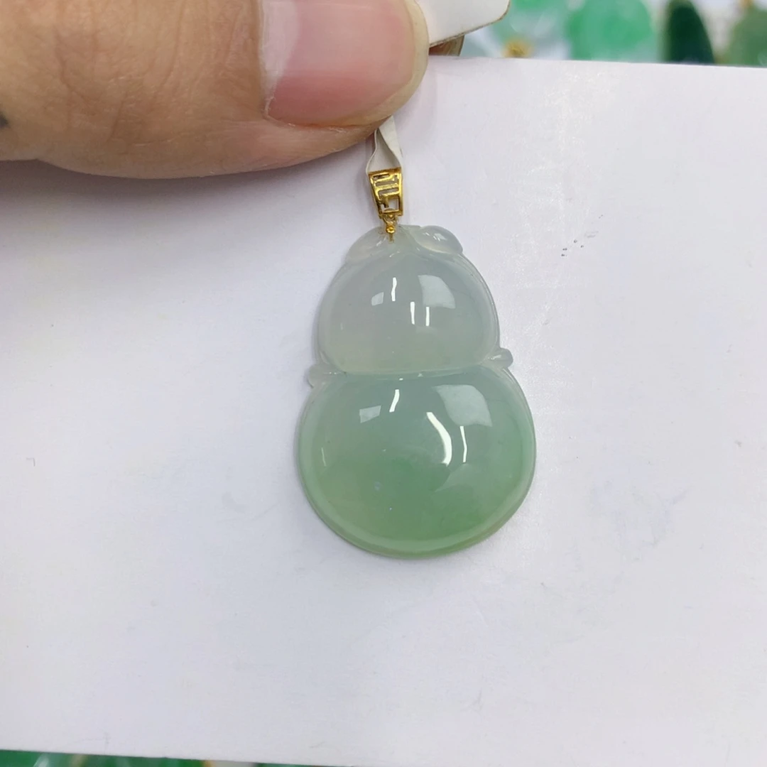 翡翠18K金镶嵌颈饰翡翠