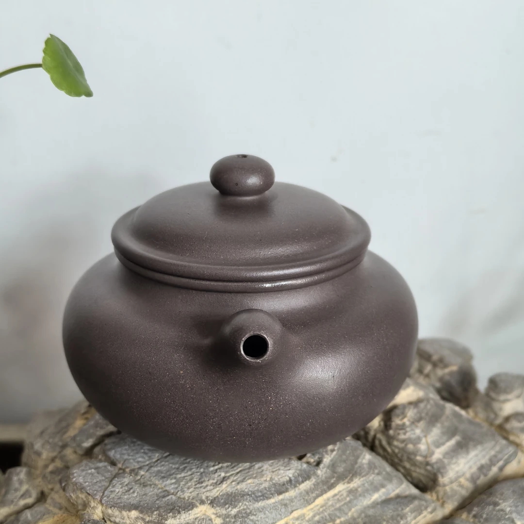 仿古壶，240毫升，传统经典器型，原矿深井老紫泥。