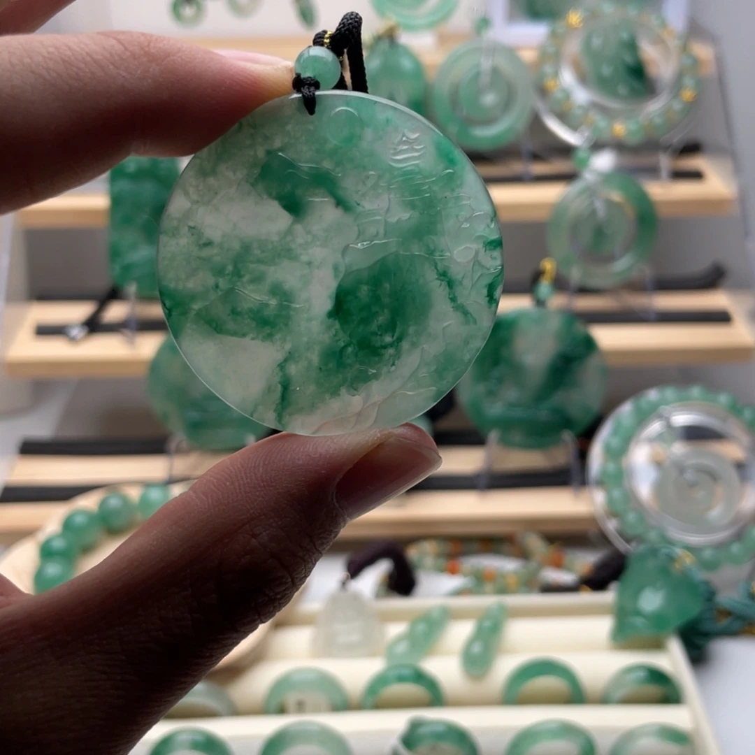 石英质玉未镶嵌颈饰