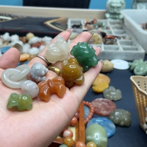 合金石英质玉（黄龙玉）手链凤****?