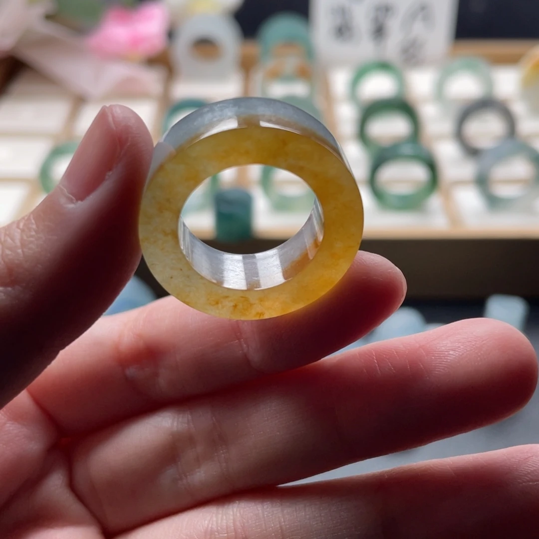 飞***狼定制翡翠未镶嵌翡翠