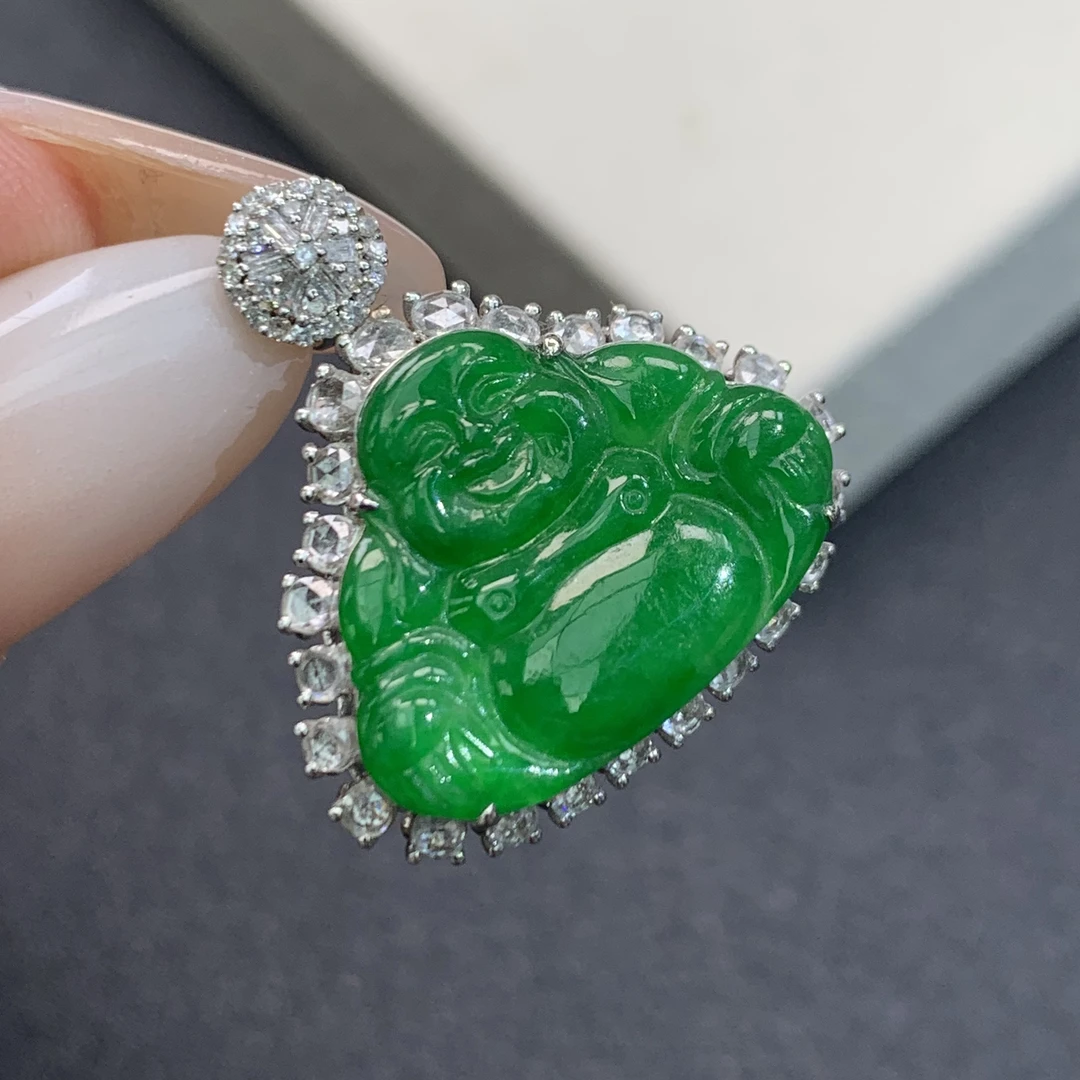 新品推荐·18K金浓阳辣绿佛公缅A翡翠玉石吊坠气质精致