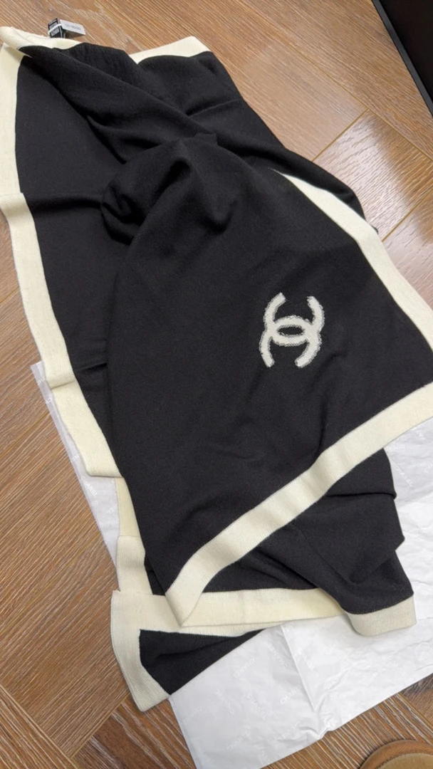 全新未使用 Chanel/香奈儿 澳海贝/围巾25c