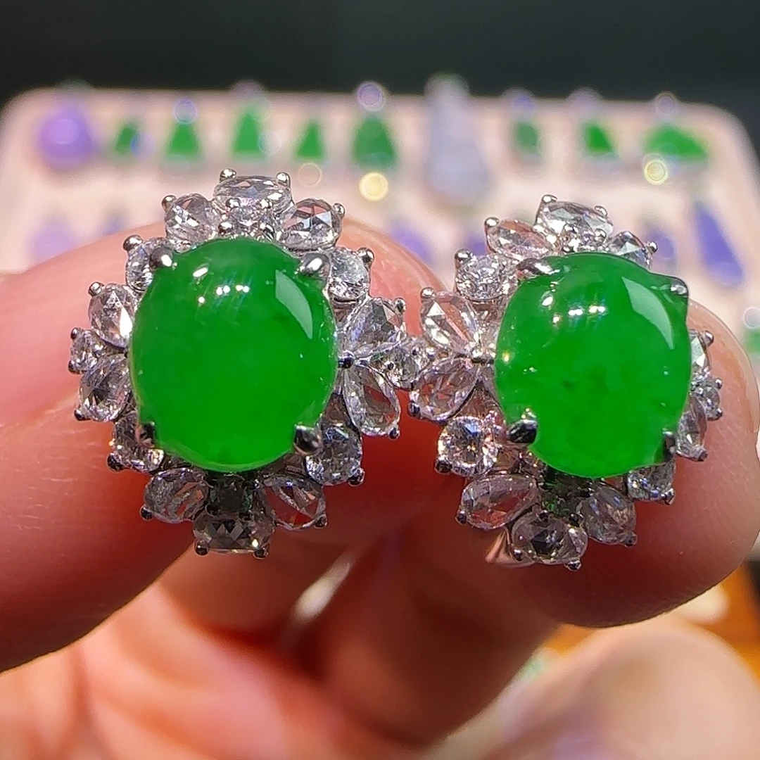 翡翠18K金镶嵌耳钉