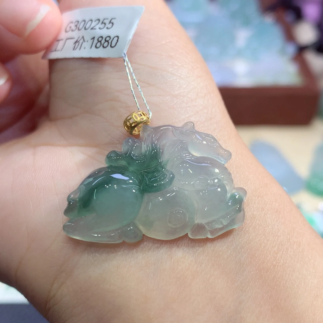 颈饰18K金镶嵌翡翠翡翠