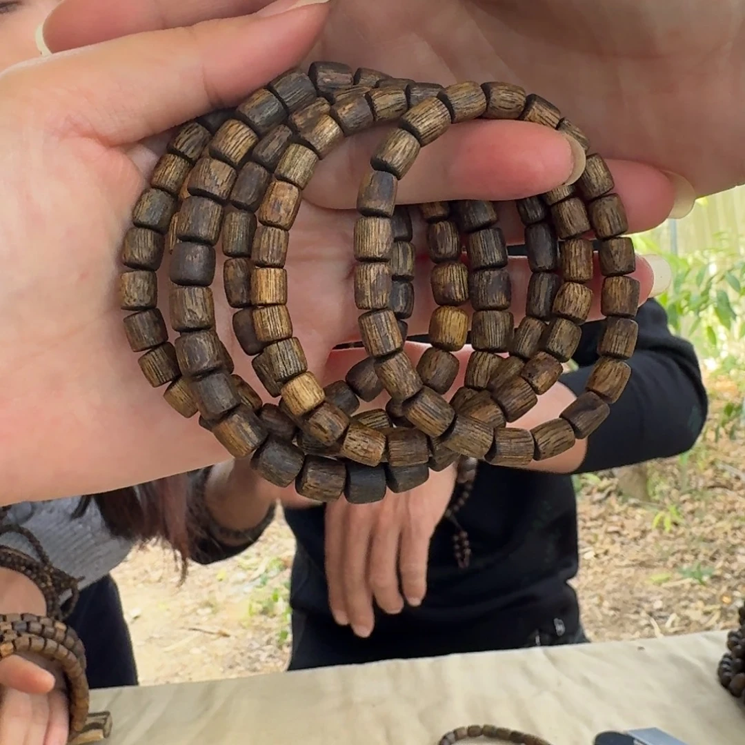 沉香碎屑沉香绿奇楠沉香单圈约0.6多样性发一条