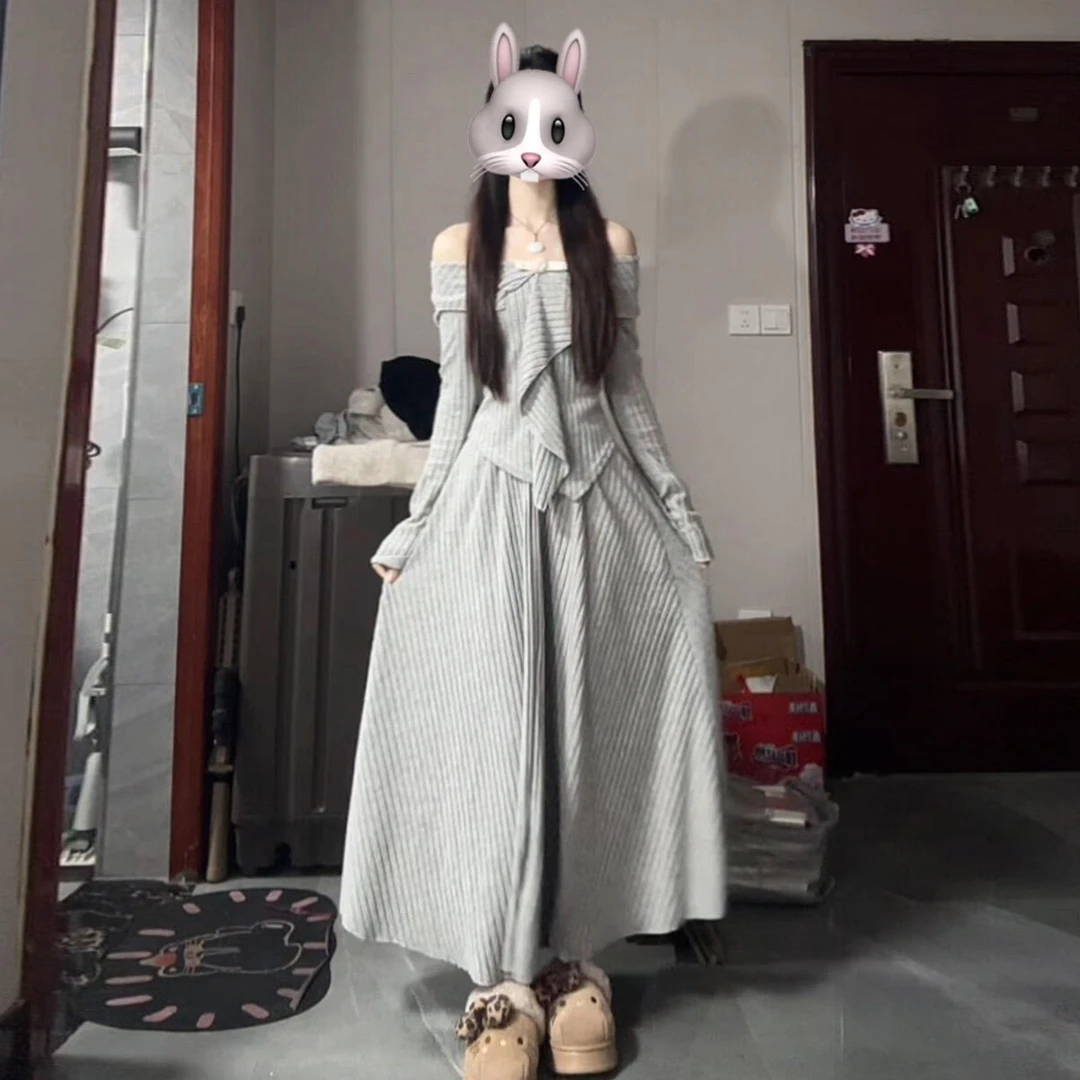 小个子灰色一字肩针织连衣裙子女2026新款秋冬季韩系气质长裙套装