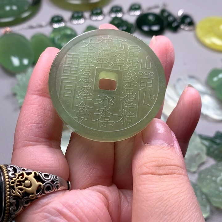 蛇纹石玉未镶嵌颈饰岫玉