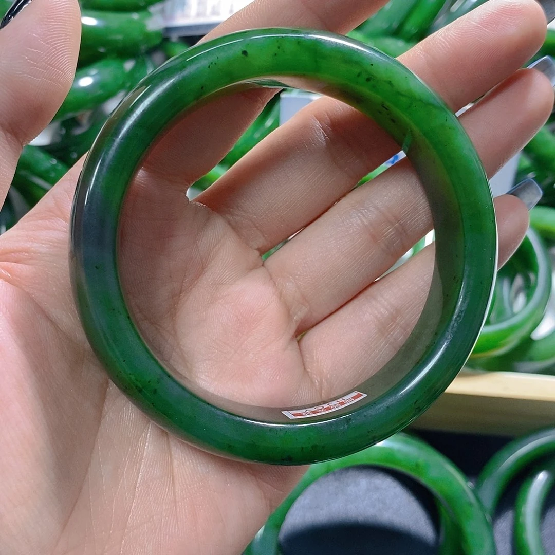 六***六和田玉（碧玉）未镶嵌手链