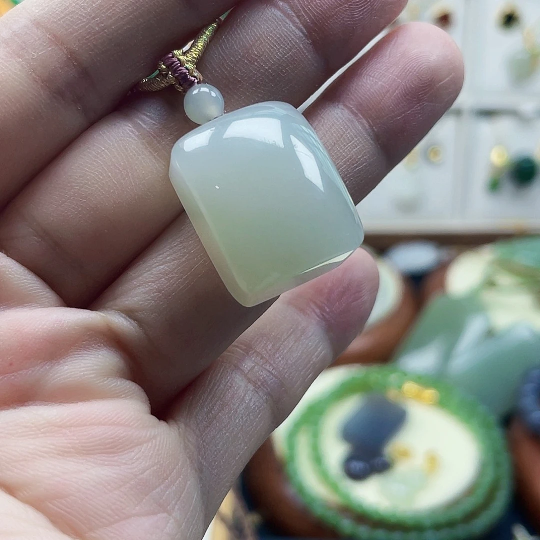 和田玉未镶嵌吊坠(不含链)