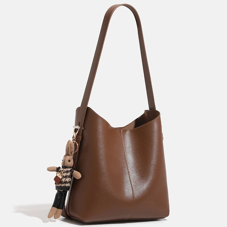 包包女秋冬2025新款女腋下包小众设计水桶包时尚百搭大容量单肩包