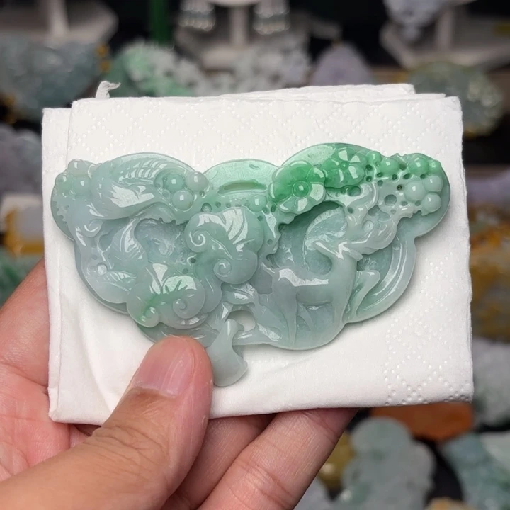 翡翠未镶嵌颈饰吊坠