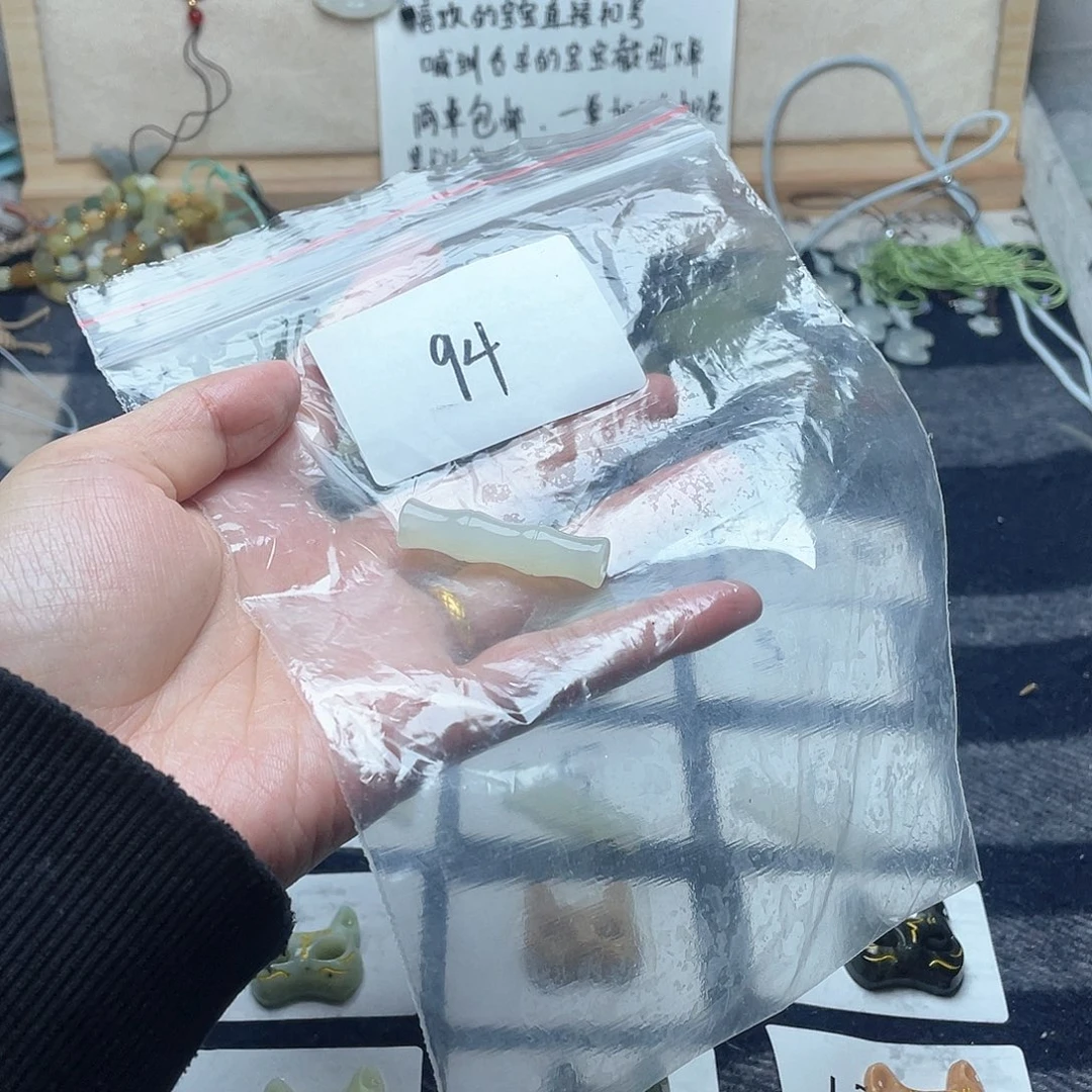 蛇纹石玉颈饰未镶嵌?*?