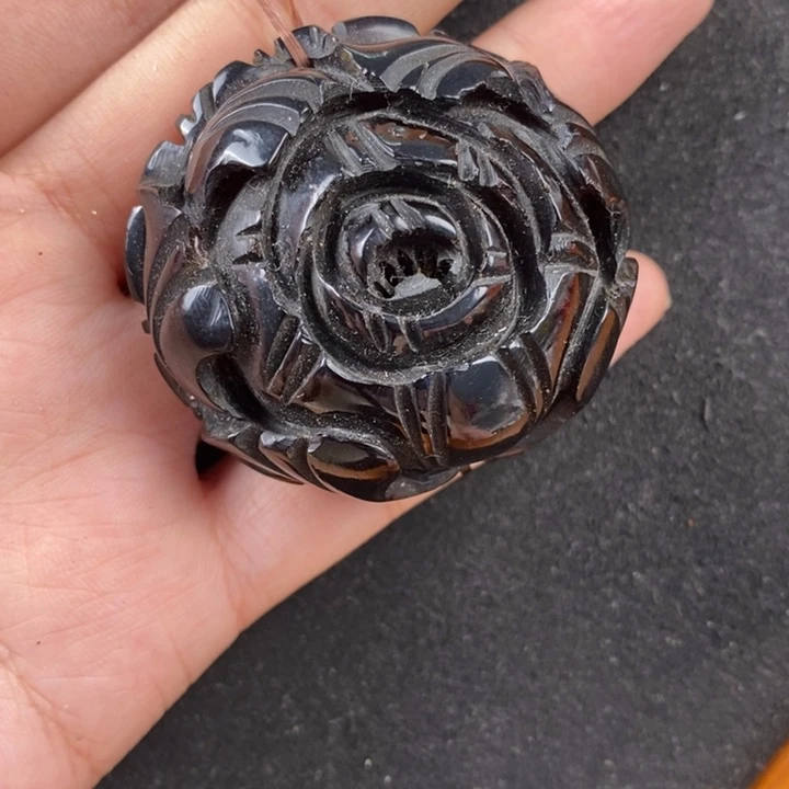 未镶嵌琥珀珠宝奇石