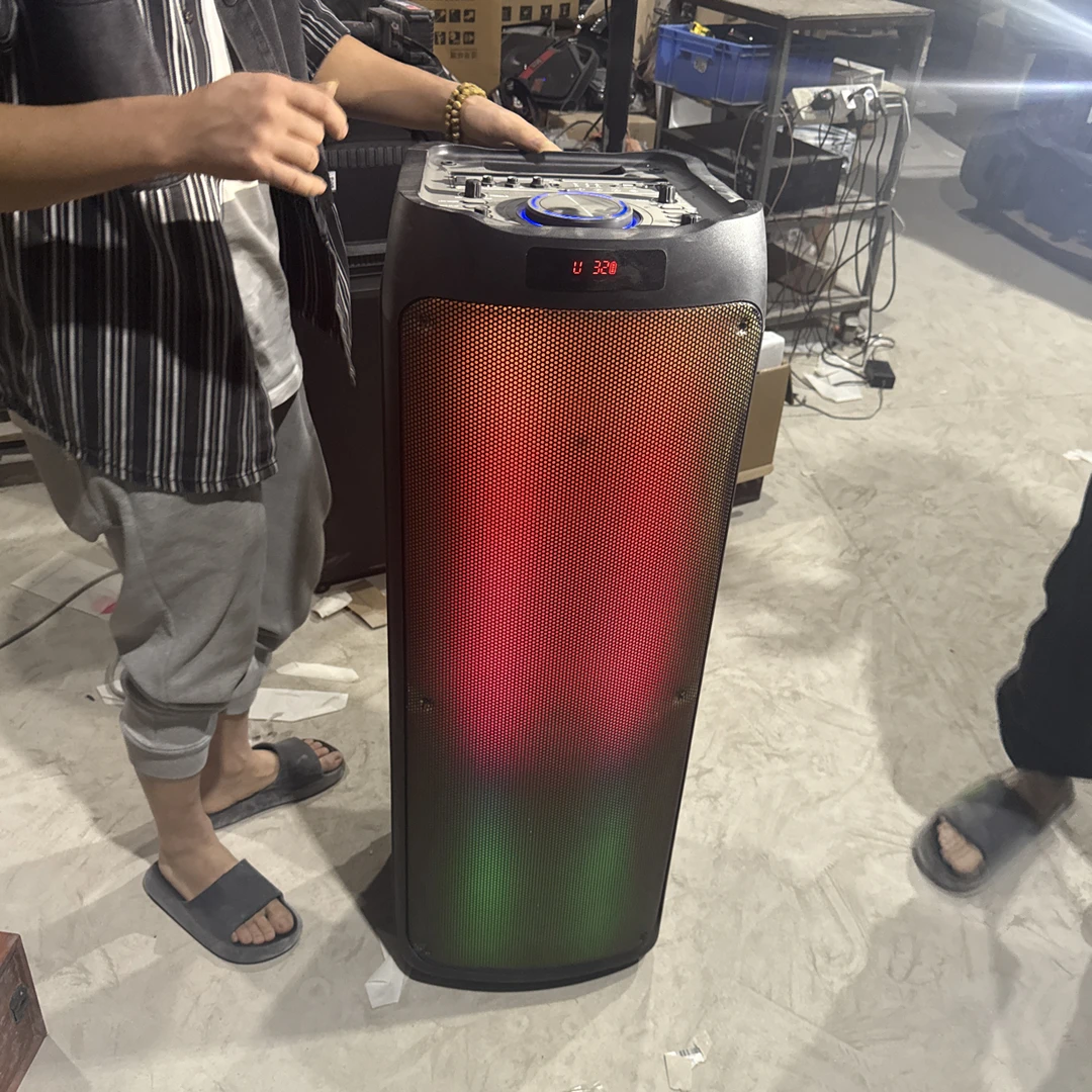 9新  双12寸音响电池不质保，不包邮，裸机没有任何配件