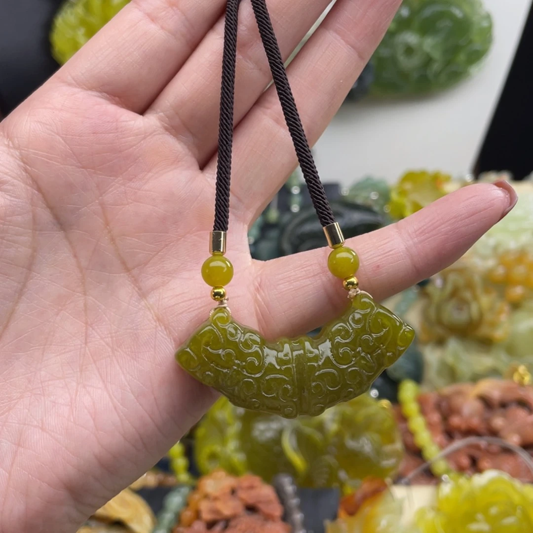 未镶嵌蛇纹石玉颈饰