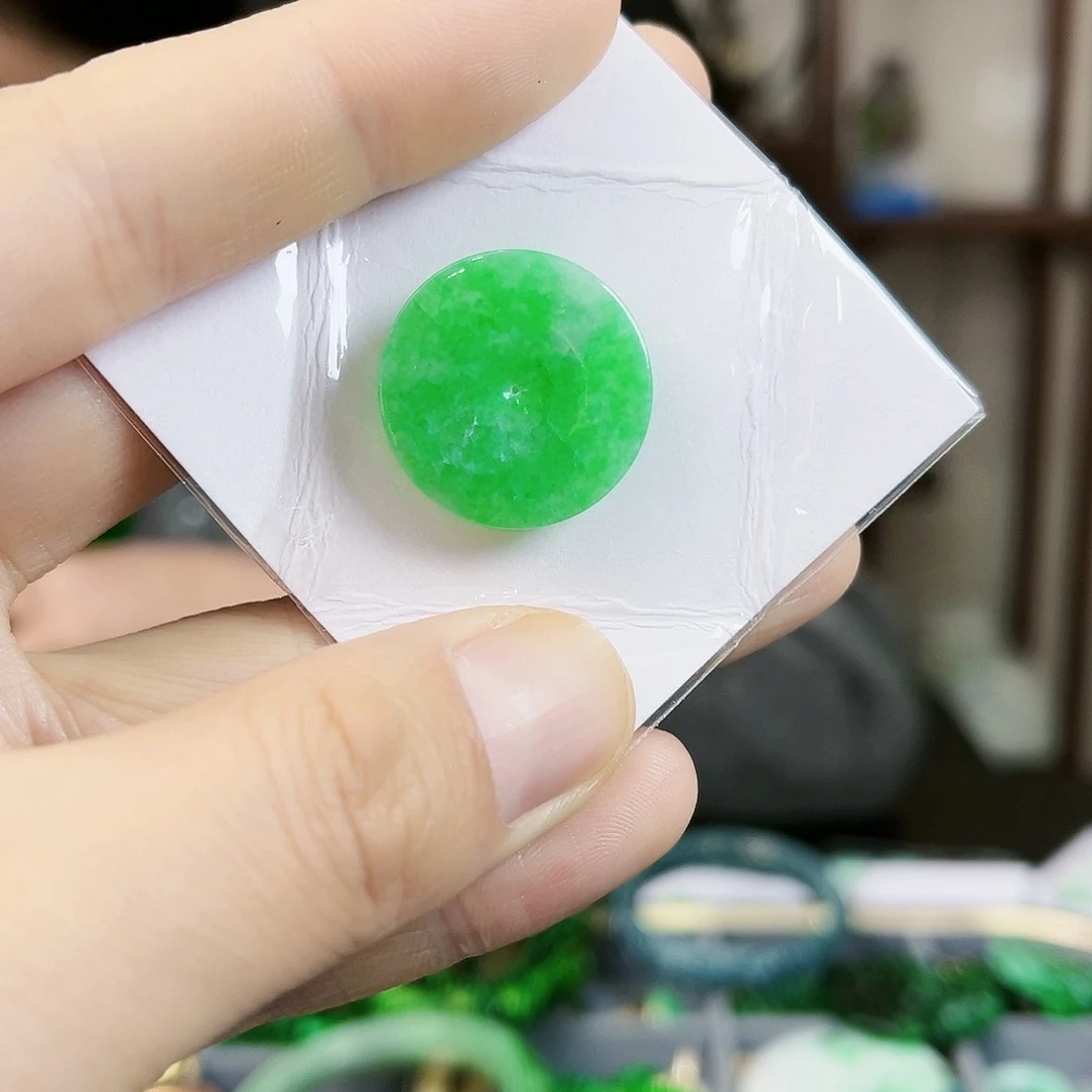 翡翠颈饰未镶嵌吊坠