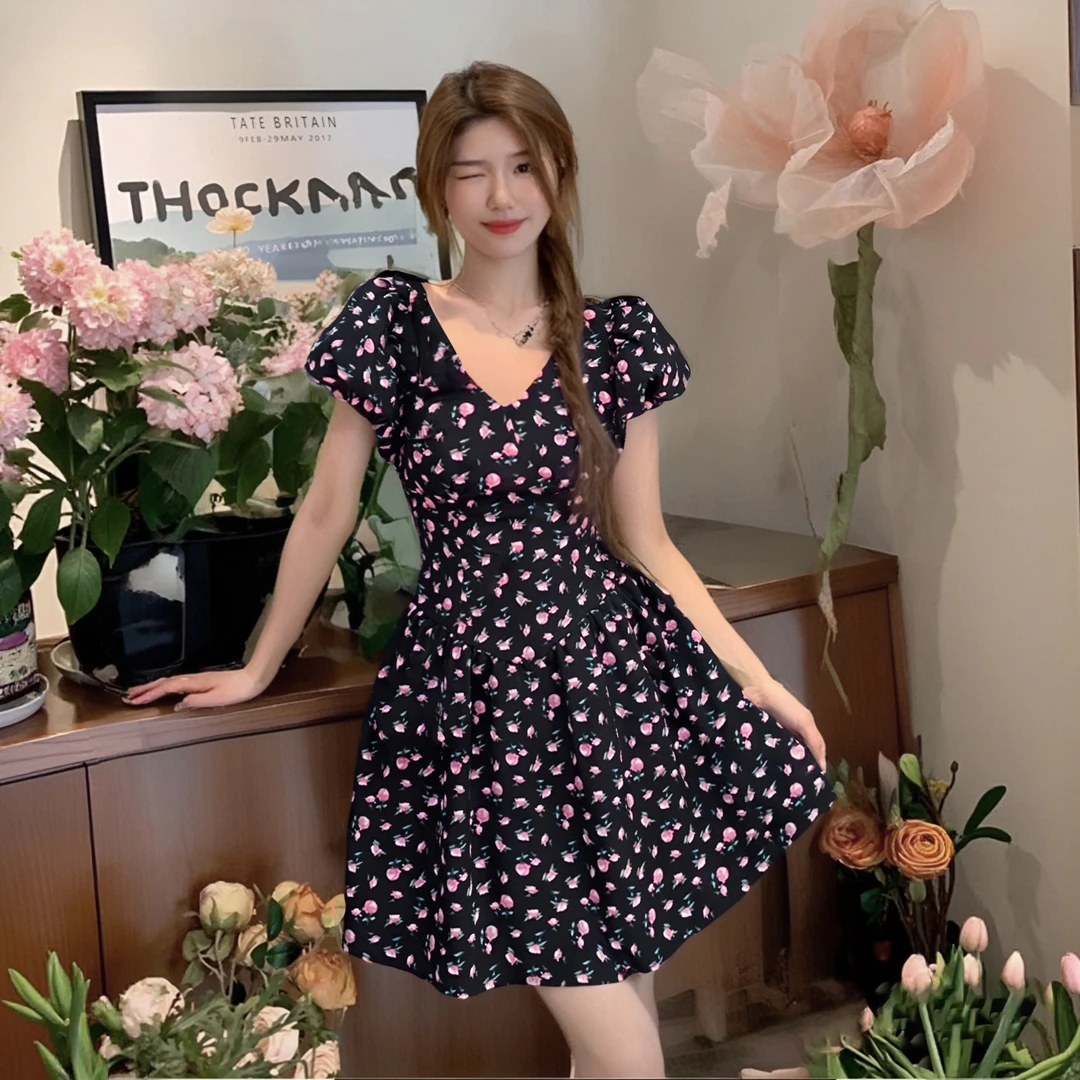 A法式复古桔梗碎花连衣裙2025夏新款蝴蝶结收腰显瘦a字裙子D1086