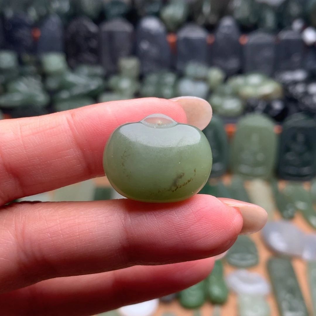 颈饰未镶嵌和田玉挂件16