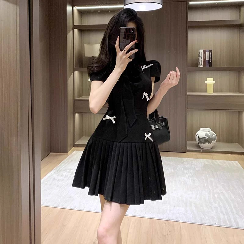 连衣裙女夏2025年独特漂亮法式减龄蝴蝶结显瘦百褶短裙D2771