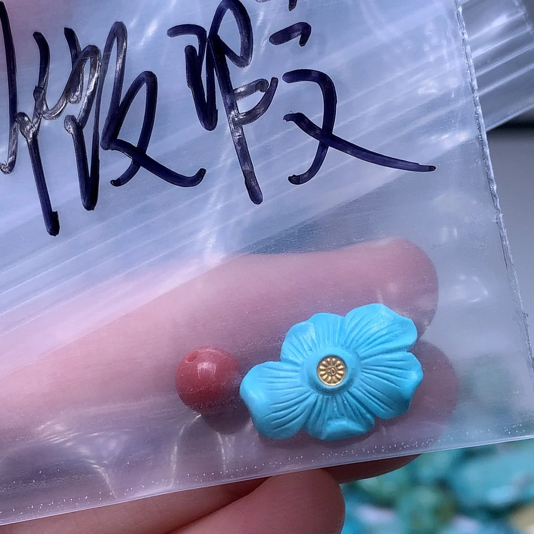 南红玛瑙未镶嵌珠宝奇石