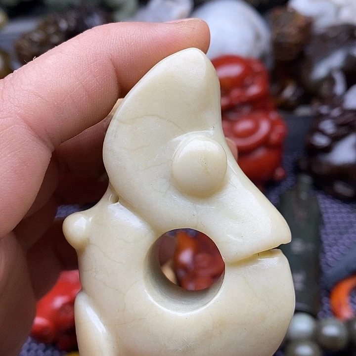 未镶嵌蛇纹石玉颈饰