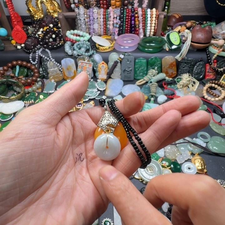 阳***暖颈饰合金翡翠平安扣吊坠