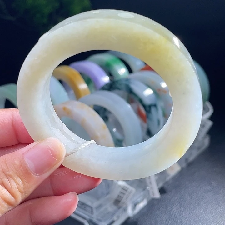 定制翡翠未镶嵌翡翠手镯