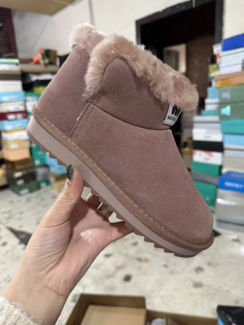 B-   新款百搭舒适雪地靴8116