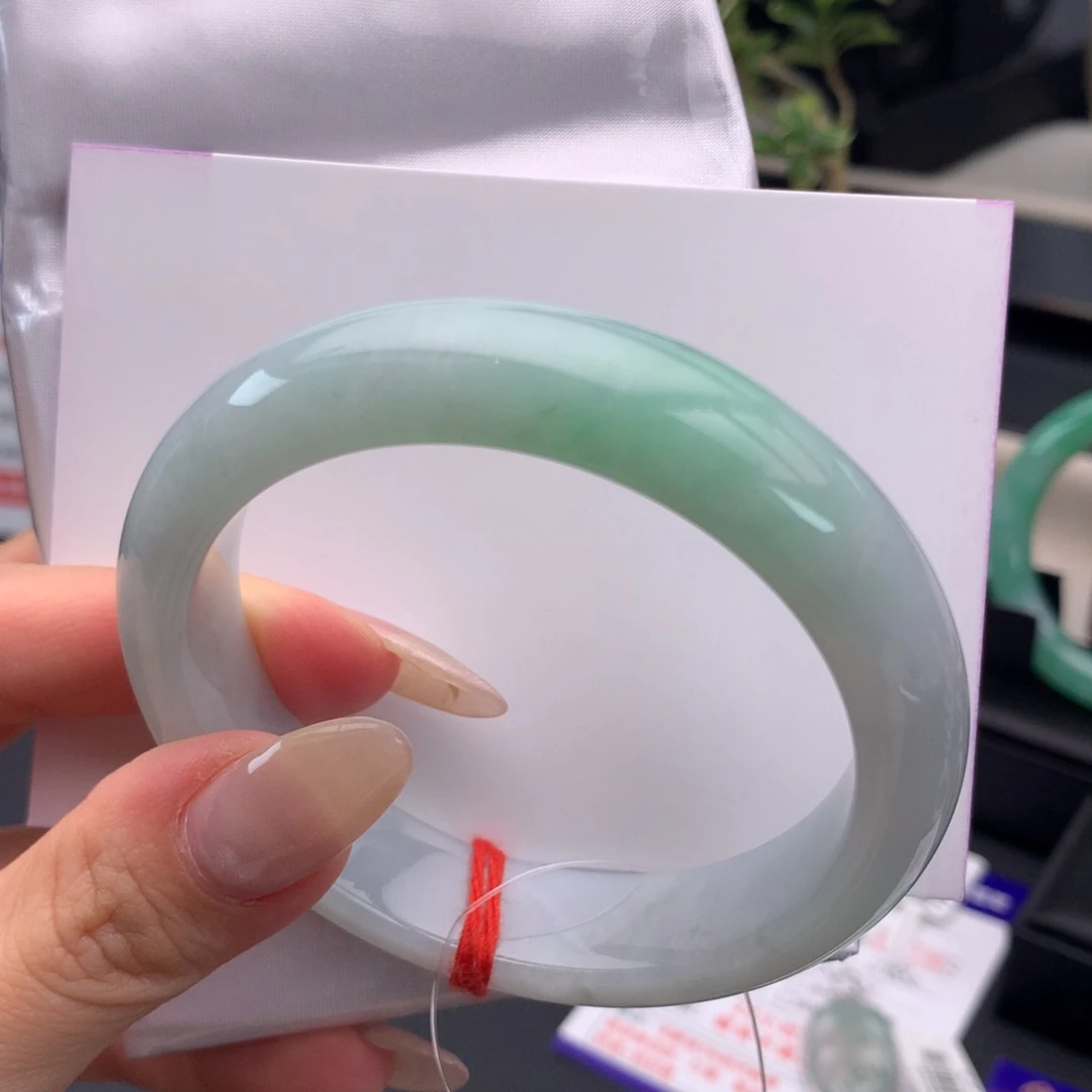 翡翠未镶嵌手镯004白底飘翠正圈