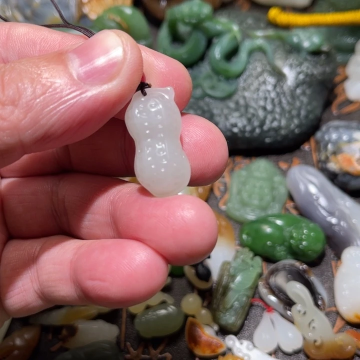 和田玉未镶嵌吊坠(不含链)