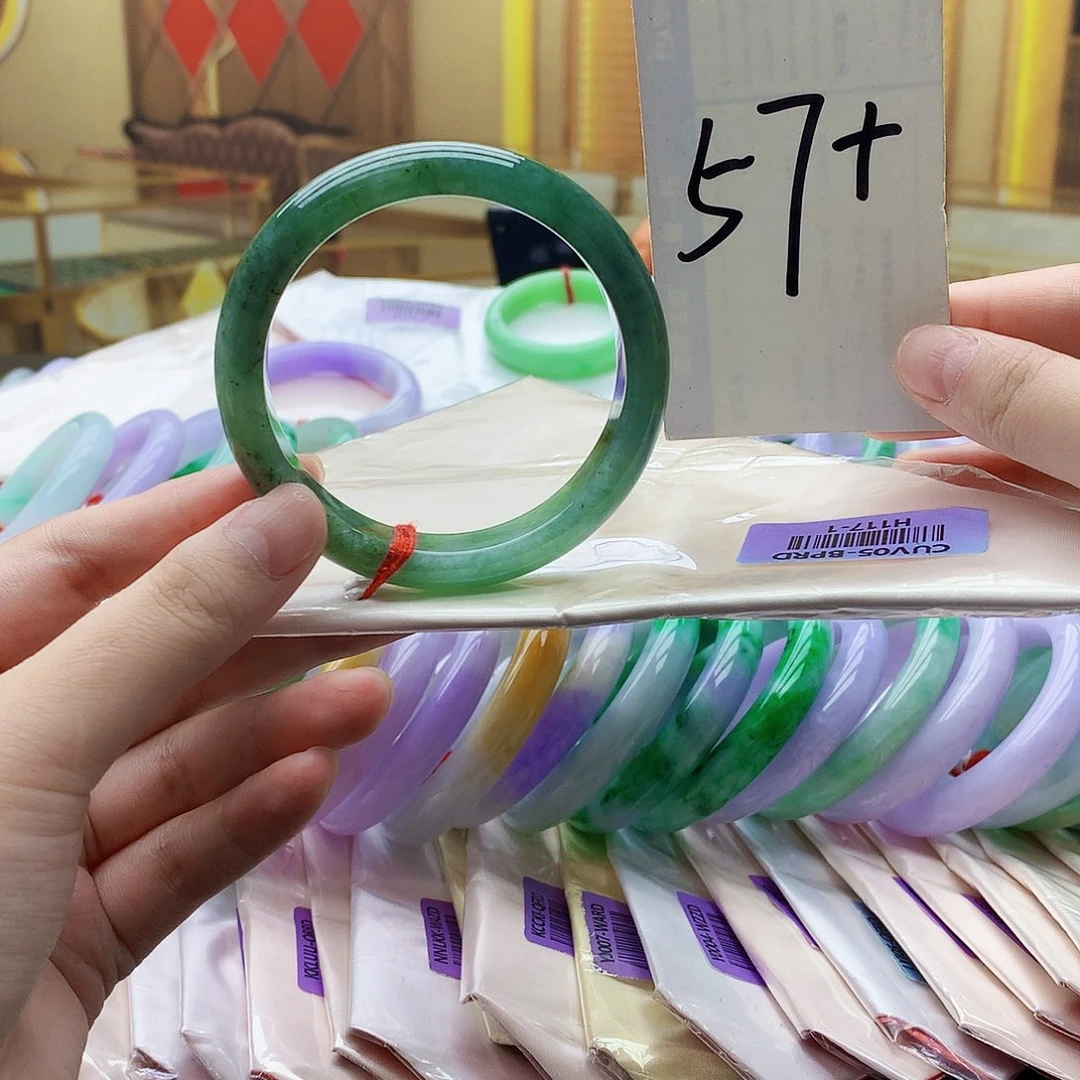 翡翠未镶嵌手镯ii