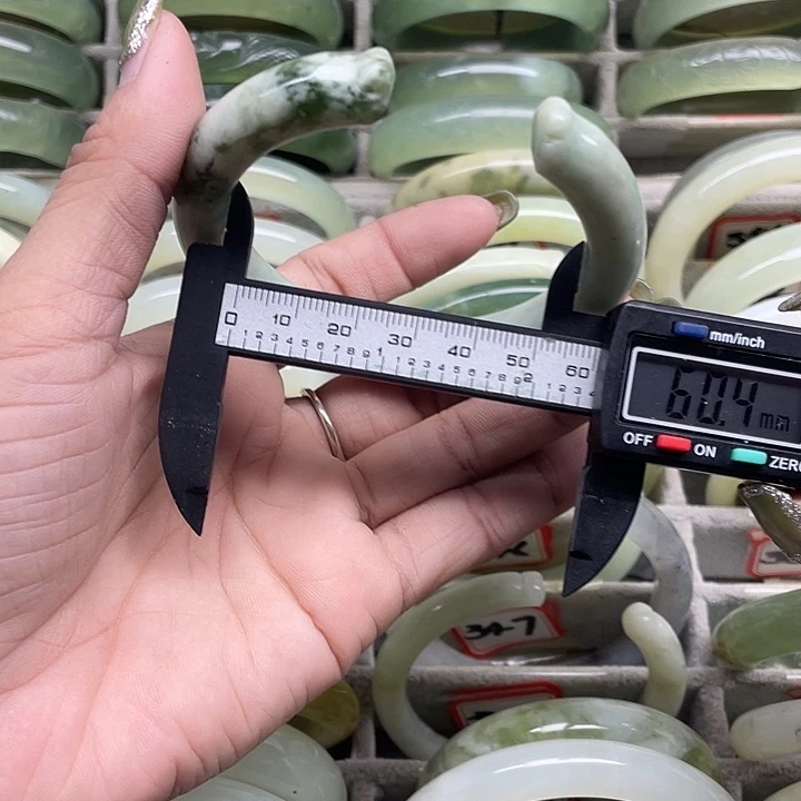 蛇纹石玉未镶嵌手镯356