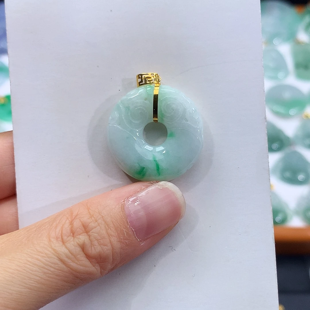 翡翠18K金镶嵌颈饰翡翠吊坠