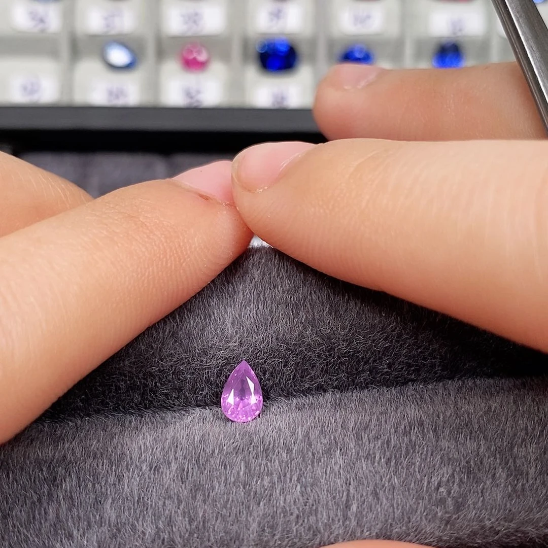 蓝宝石裸石未镶嵌2024.6.11.52号水滴形0.63ct