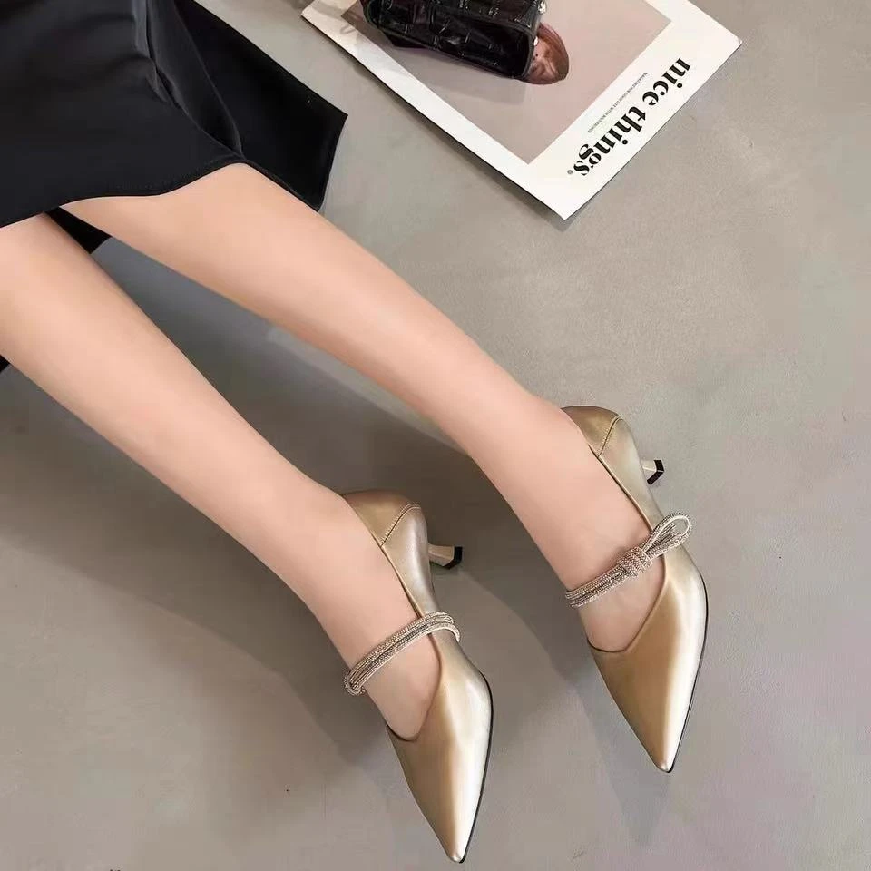 C1729 金色 时尚尖头舒适猫跟玛丽珍真皮浅口女单鞋